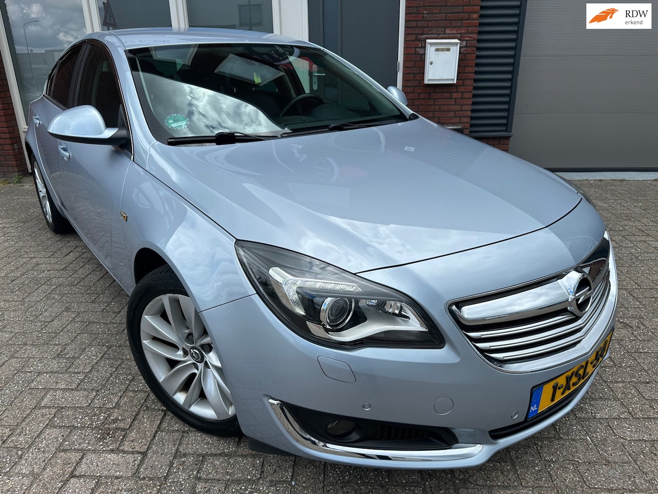Opel Insignia - 1.4 T EcoFLEX Business+ / Camera / Navi / PDC / Cruise - AutoWereld.nl