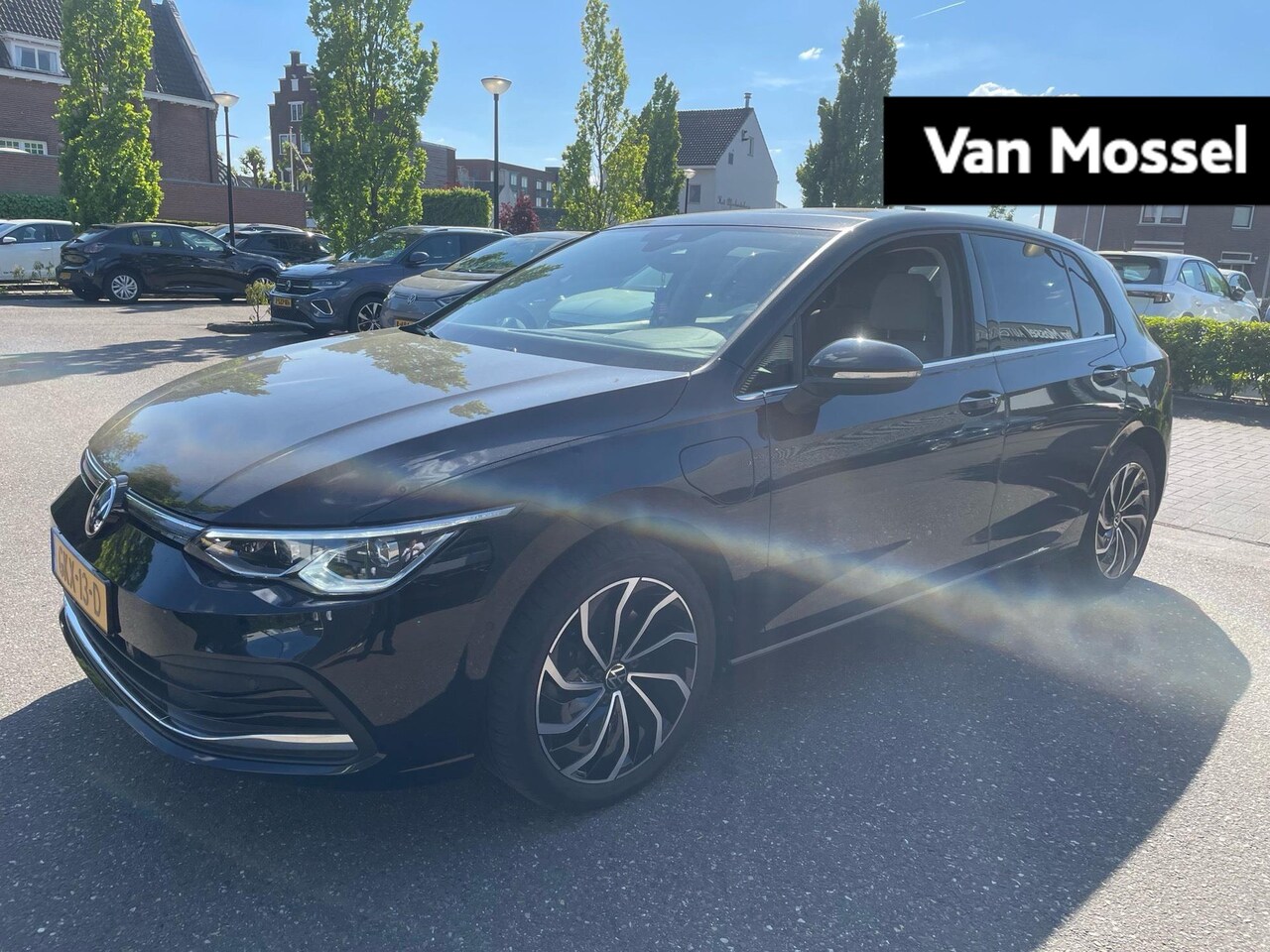 Volkswagen Golf - 1.4 eHybrid Style | Automaat | Plug-In Hybride | Ergo Active Stoelen (Memory) | Panorama S - AutoWereld.nl