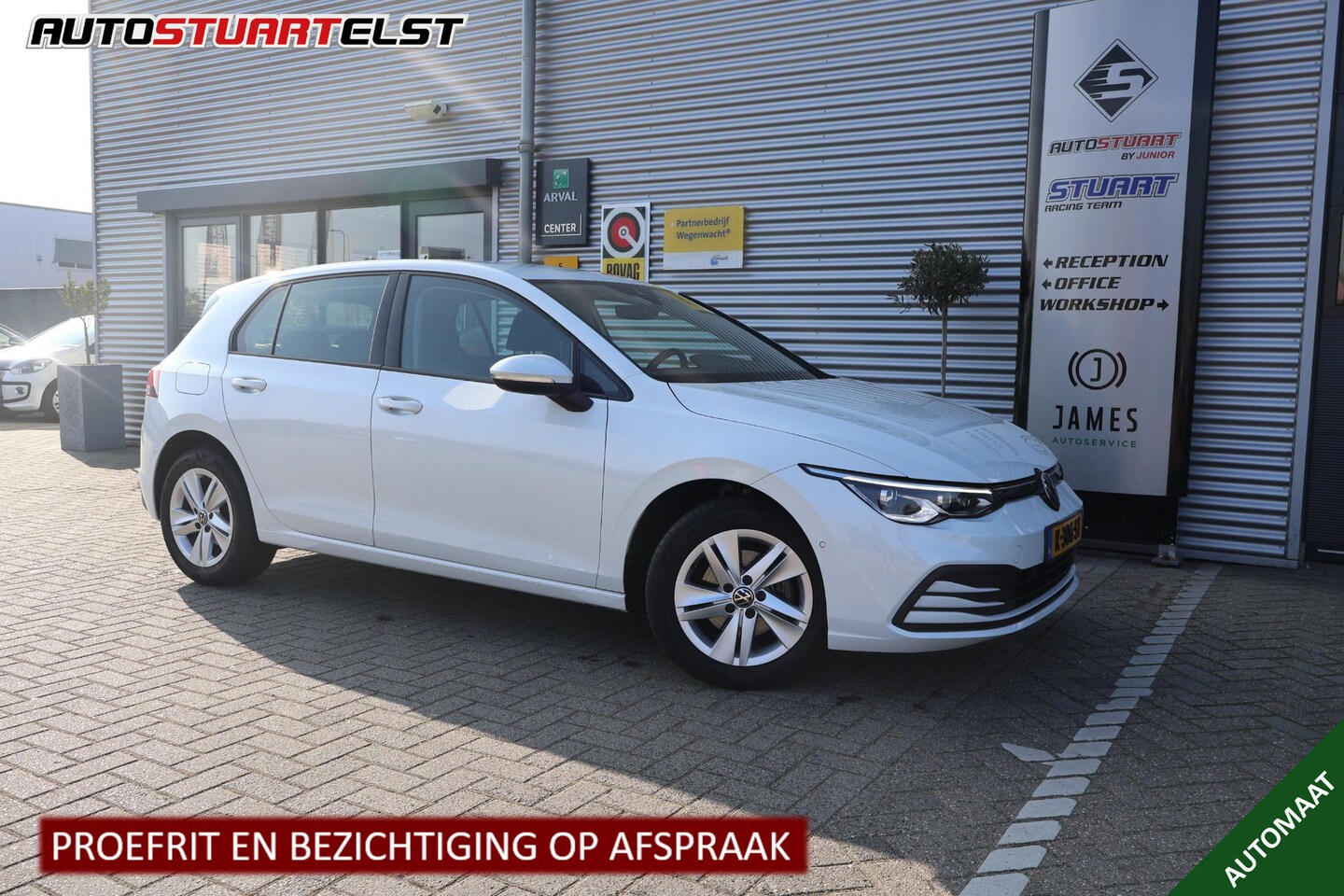 Volkswagen Golf - 1.0 eTSI Business Alcatara | Camera | Carplay | Stoelverwarming | Sfeer | Memory | Nap | V - AutoWereld.nl