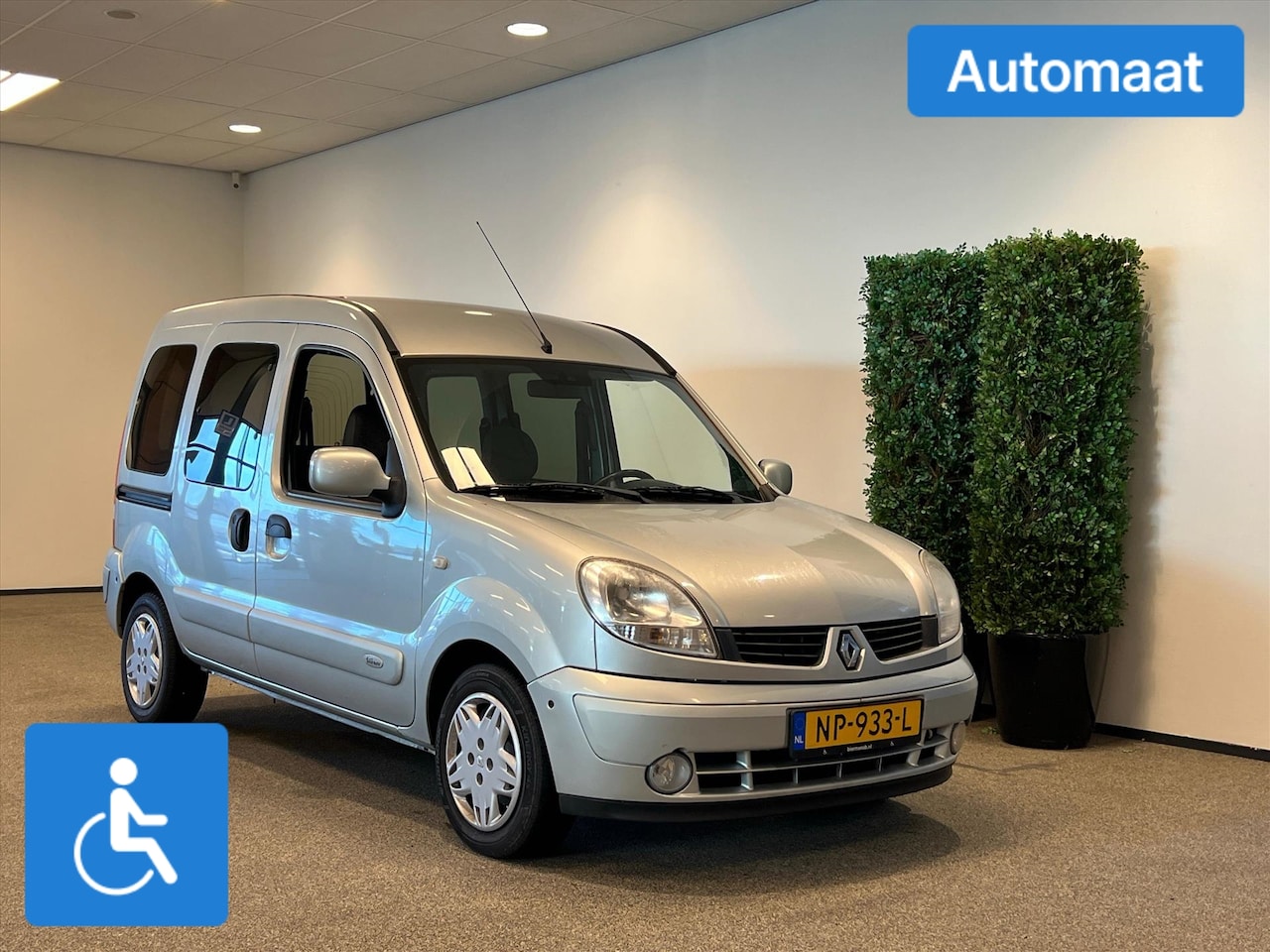 Renault Kangoo - Rolstoelauto Automaat (airco) - AutoWereld.nl