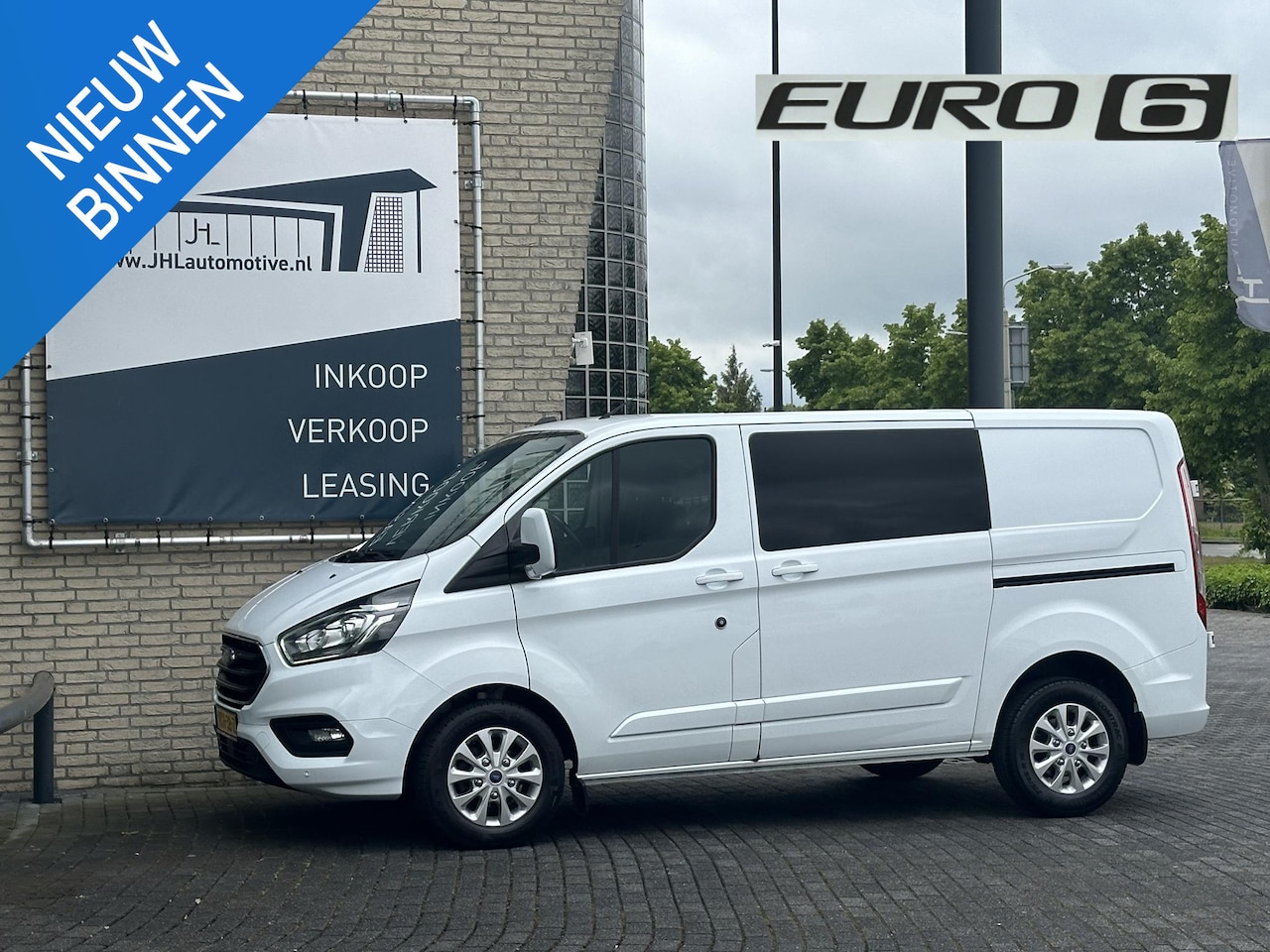 Ford Transit Custom - 300 2.0 TDCI L1H1 Limited DC*AUTOMAAT*HAAK*CRUISE* - AutoWereld.nl