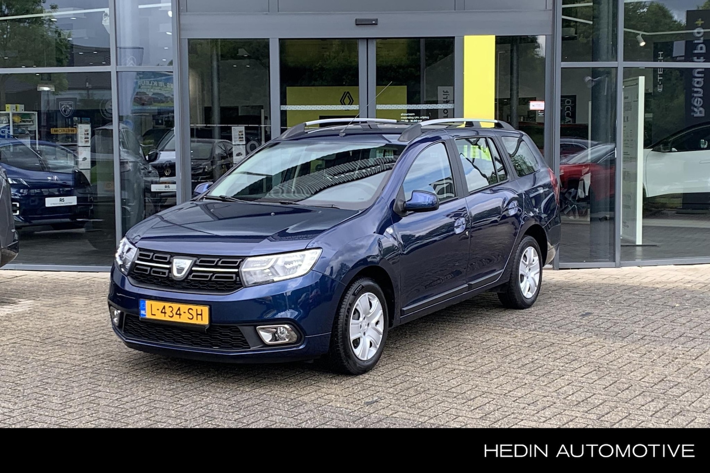 Dacia Logan MCV - 0.9 TCe Laureate | Airco | Achteruitrijcamera | Parkeersensoren achter | Cruise control | - AutoWereld.nl