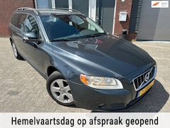 Volvo V70 - 2.0 Kinetic / PDC / Airco / Cruise / Clima
