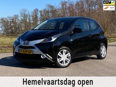 Toyota Aygo - 1.0 VVT-i x-cite 5DRS CAMERA AIRCO CRUISE CONTROL NAP GOED ONDERHOUDEN
