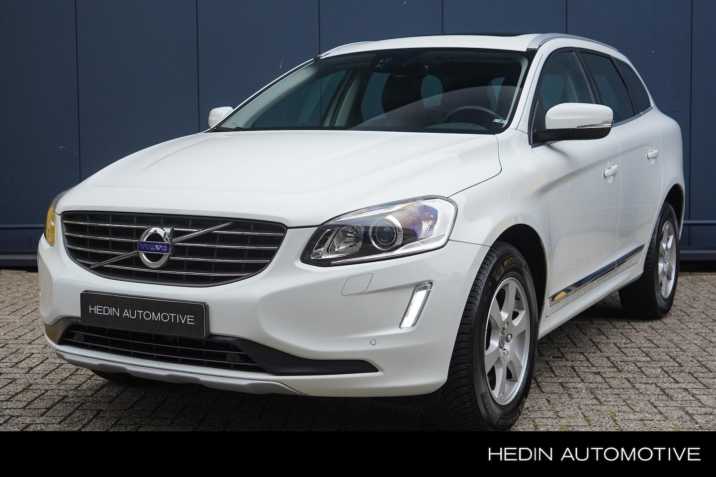 Volvo XC60 - 2.0 T5 FWD Polar+ Standkachel | Panoramadak | Park assist | Stoelverwarming - AutoWereld.nl
