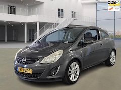 Opel Corsa - 1.4-16V Color Edition // NAVI