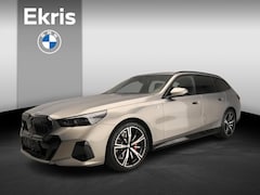 BMW 5-serie Touring - 520d | M-Sportpakket | LED | HUD | Trekhaak | Active cruise | Keyles go | DAB | Harman-kar