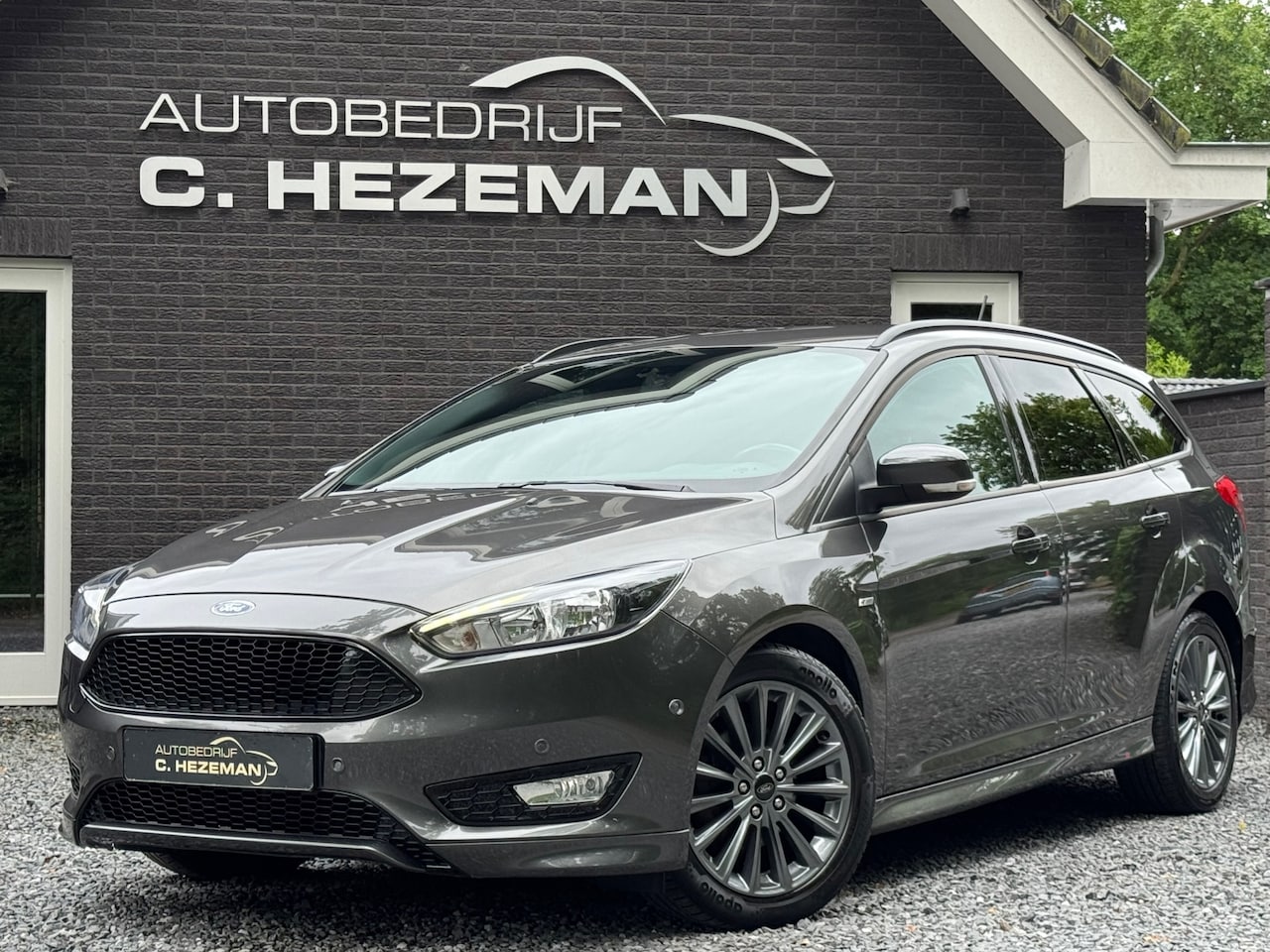 Ford Focus Wagon - 1.0 140PK ST-Line 1e eigenaar DealerOH LED Navigatie Stoel Stuur verwarming - AutoWereld.nl