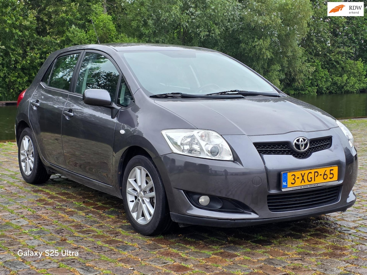 Toyota Auris - 1.4 D-4D Aspiration Automaat navigatie airco cv op afs elektrische ramen - AutoWereld.nl
