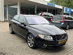 Volvo S80 - 4.4 V8 AWD Summum Schuifdak Keyless ACC BTW voordeel €700,