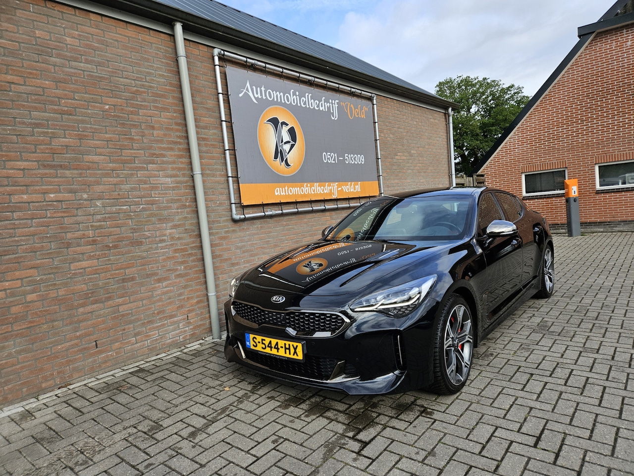 Kia Stinger - 3.3 V6 T-GDI AWD GT 3.3 V6 T-GDI AWD GT - AutoWereld.nl