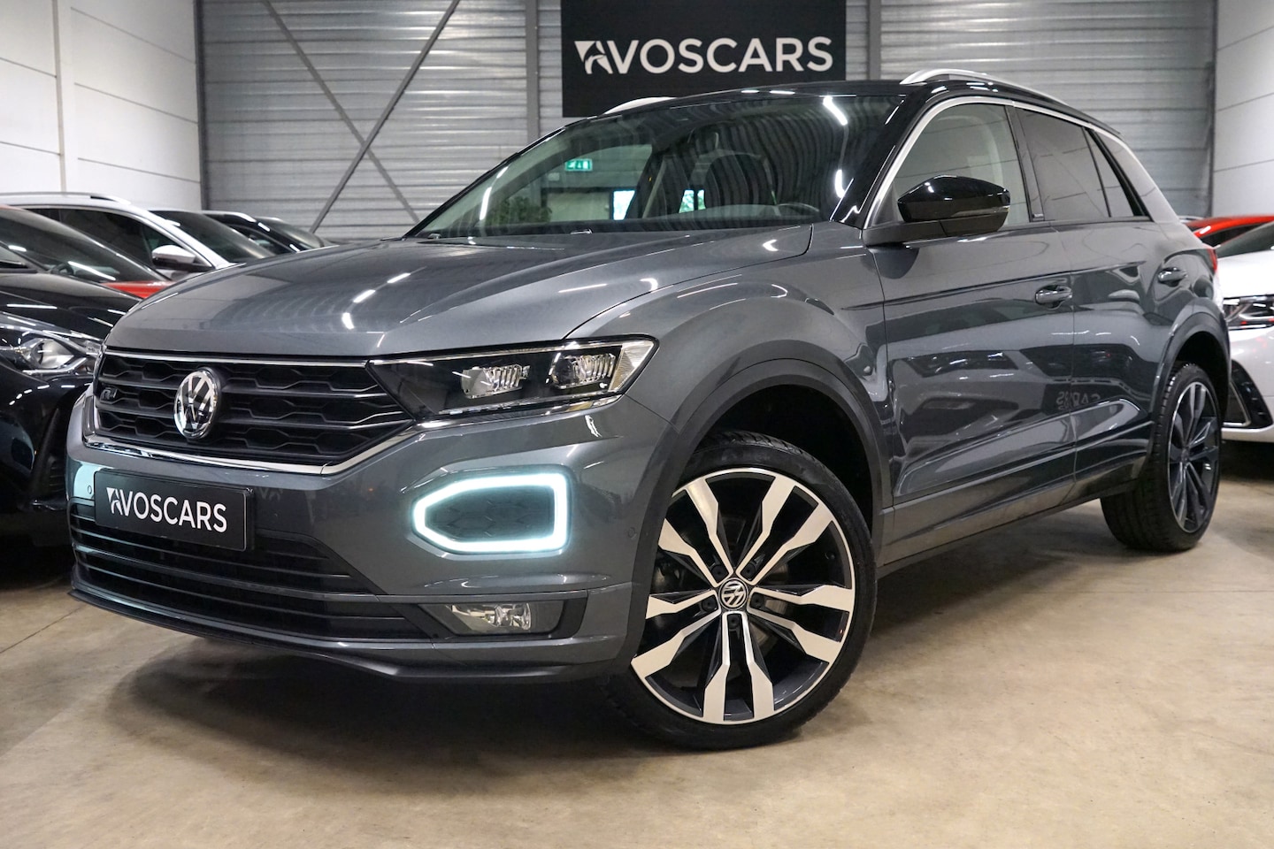 Volkswagen T-Roc - 1.5 TSI R-Line * Trekhaak - Virtual - Camera - 19" - LED - ACC - Lane * - AutoWereld.nl