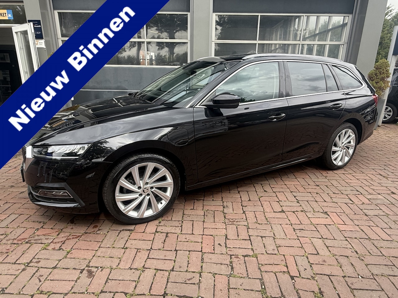 Skoda Octavia Combi - 1.4 TSI iV PHEV Business Edition Plus Bj 2020 Leer,Panodak,Schuifdak,Navi,19inch 204pk Dea - AutoWereld.nl
