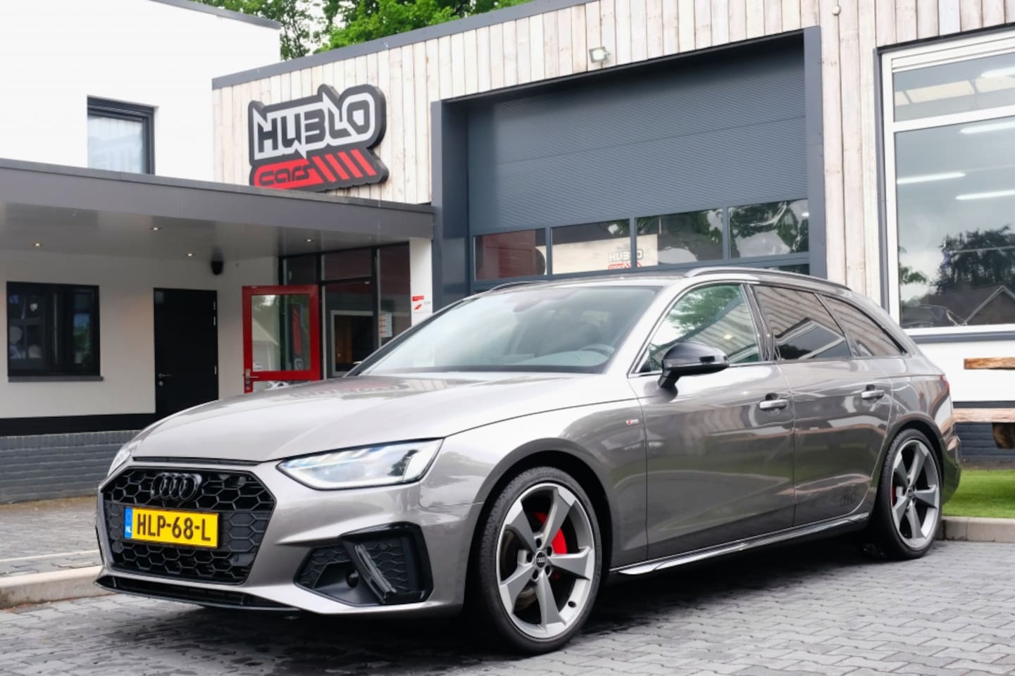 Audi A4 Avant - 40 TFSI S-Line, Competition, Kuipstoelen, Digitaal, Trekhaak. - AutoWereld.nl