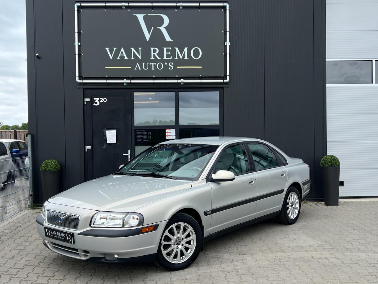 Volvo S80 - 2.4 Comfort Automaat|Airco|Cruise|Leder|Orig NL|Nap! - AutoWereld.nl