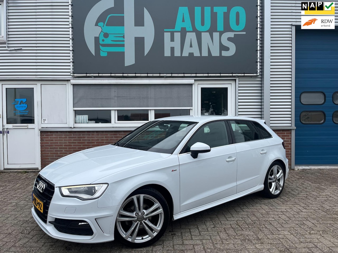 Audi A3 Sportback - 1.4 TFSI CoD Ambition Pro Line S 1.4 TFSI CoD Ambition Pro Line S - AutoWereld.nl