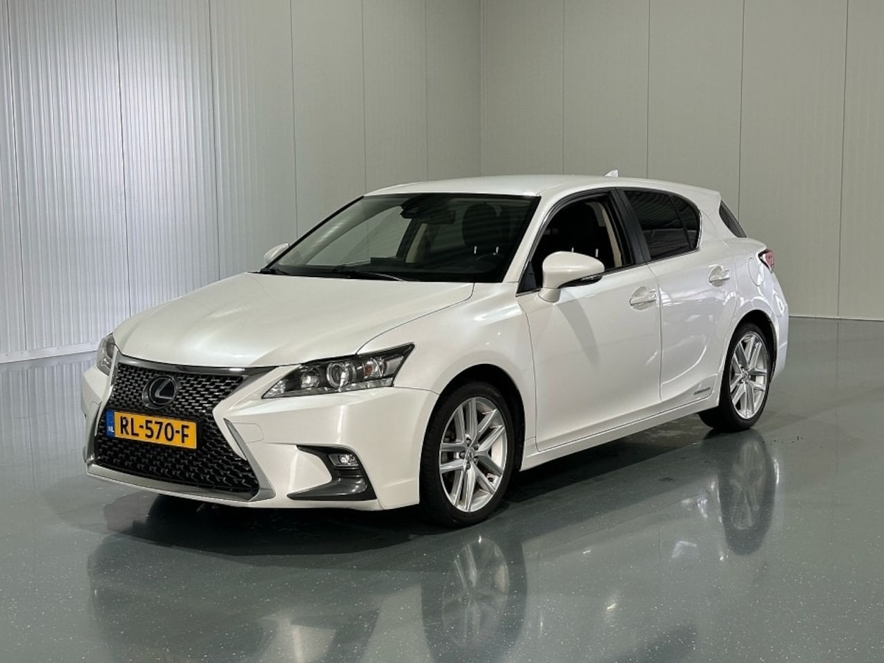 Lexus CT 200h - Bus. Launch Ed. - AutoWereld.nl