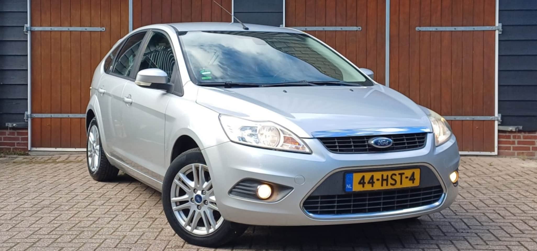 Ford Focus - 1.6 Ghia 1.6 Ghia - AutoWereld.nl