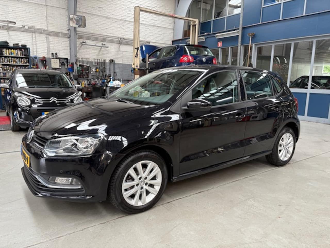 Volkswagen Polo - 1.2 TSI 90PK 5D Highline | Pdc V+A | Lm velgen | 1e Eigenaar | NAP | Rijklaar prijs! - AutoWereld.nl