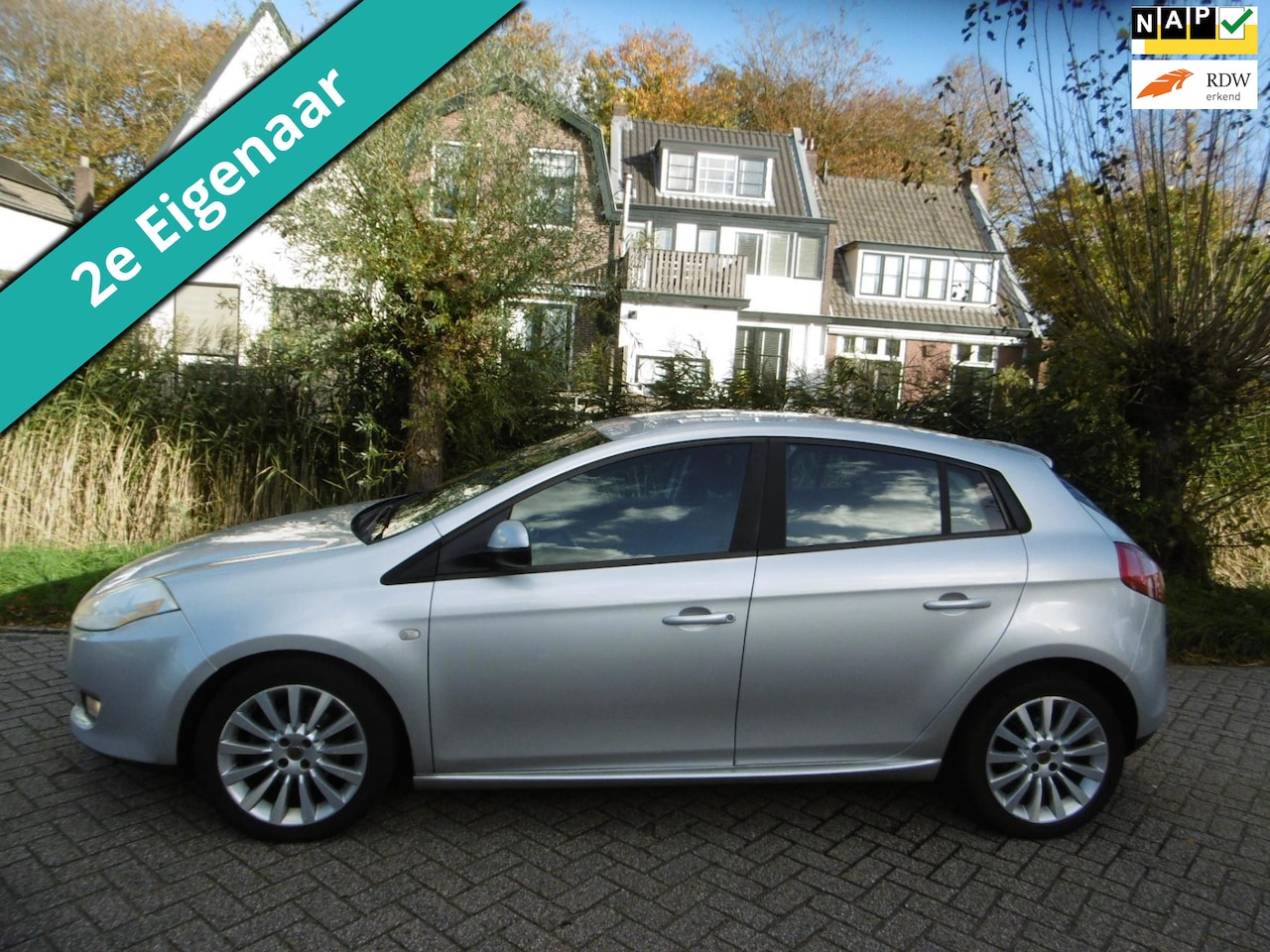 Fiat Bravo - 1.4 T-Jet Corporate 120pk 2e eigenaar Clima Cruise Historie - AutoWereld.nl