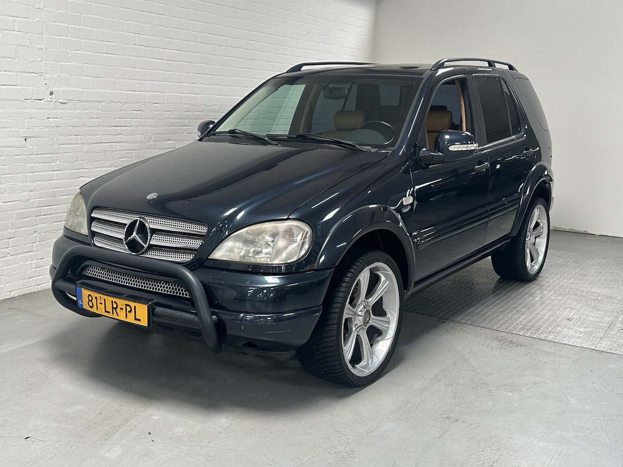 Mercedes-Benz M-klasse - 320 NAVI / CAMERA /TREKHAAK / LEER - AutoWereld.nl