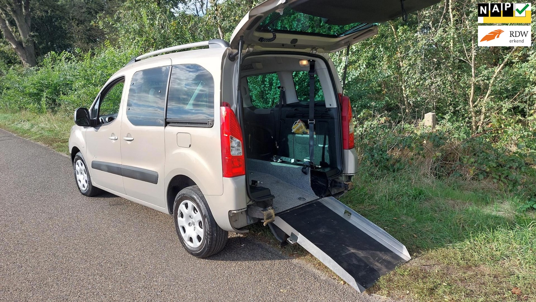 Peugeot Partner Tepee - 1.6 HDiF XR Rolstoelvervoer - AutoWereld.nl