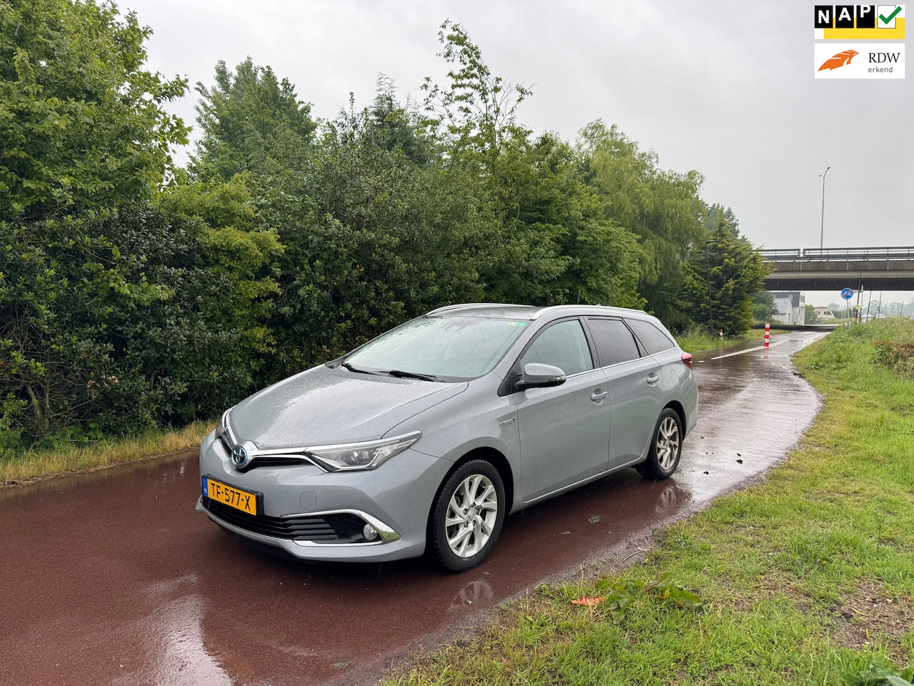 Toyota Auris Touring Sports - 1.8 Hybrid Executive|NAP|Luxe| - AutoWereld.nl