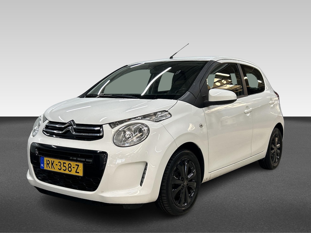 Citroën C1 - 1.0 VTi 68PK 5D Shine - AutoWereld.nl