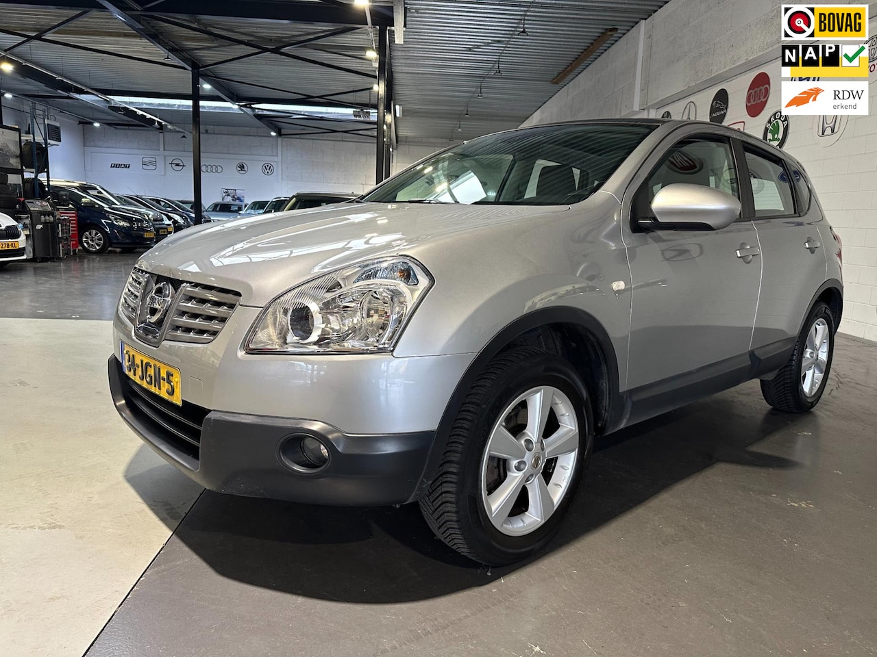 Nissan Qashqai - 2.0 Connect Edition/Panoramadak/Trekhaak/Apk nieuw - AutoWereld.nl