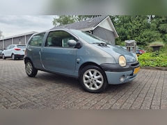 Renault Twingo - 1.2-16V Initiale AIRCO-LEDER-2004