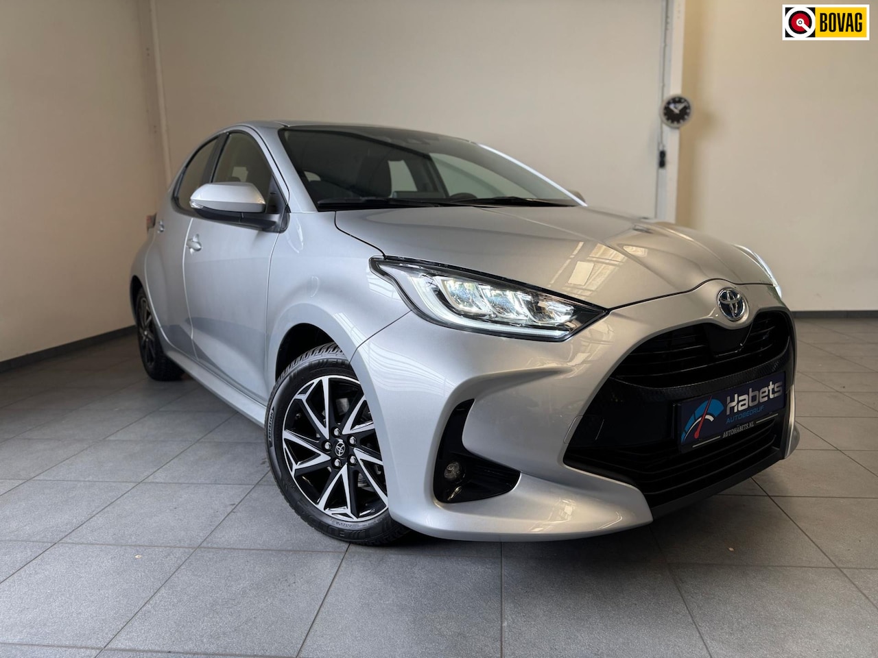 Toyota Yaris - 1.5 Hybrid Dynamic - Stoelverw - cruise - climate - Led - 1e eigenaar! - Pas 14800km! - AutoWereld.nl