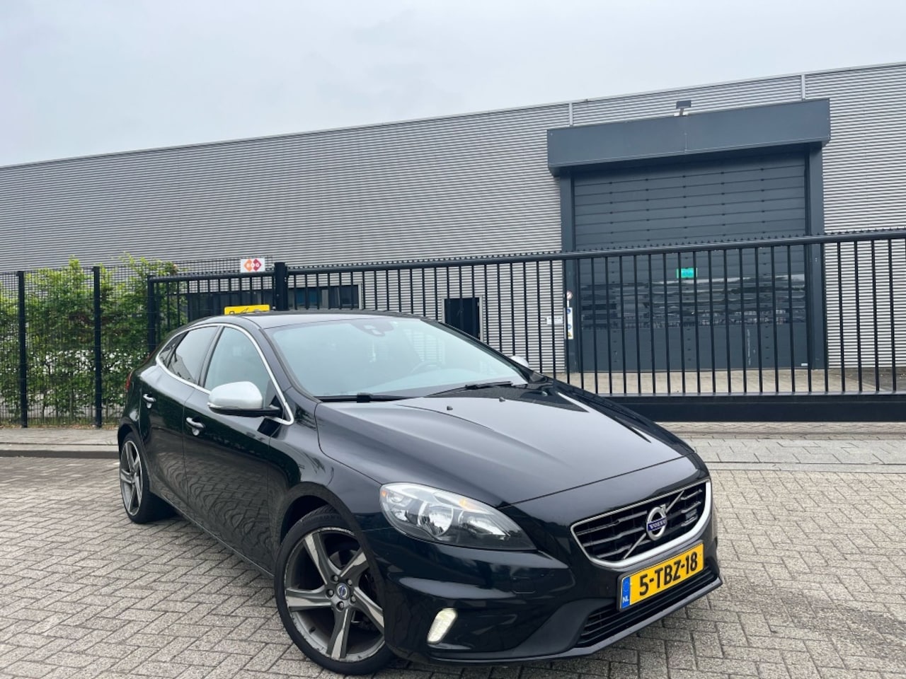 Volvo V40 - 1.6 D2 R-Design Navigatie|Digitaldash 2013 - AutoWereld.nl
