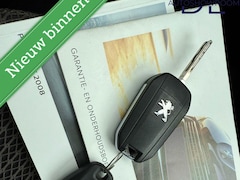 Peugeot 2008 - 1.6 VTi Allure | Automaat | Trekhaak | Pano dak