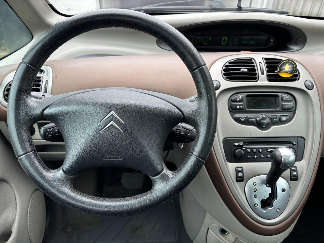 Citroën Xsara Picasso - 2.0i-16V Exclusive AUTOMAAT - AutoWereld.nl