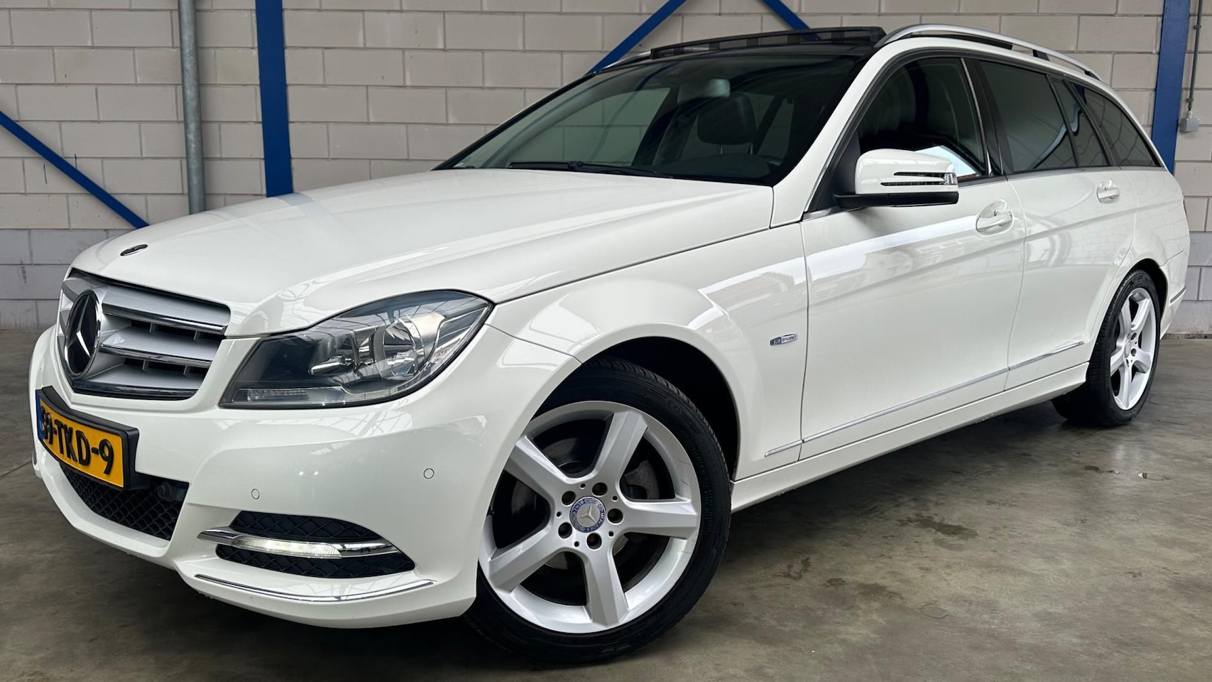 Mercedes-Benz C-klasse Estate - 180 Business Class Avantgarde Pano|Trekhaak|Distronic|FULL - AutoWereld.nl