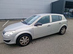 Opel Astra - 1.3 CDTi Essentia