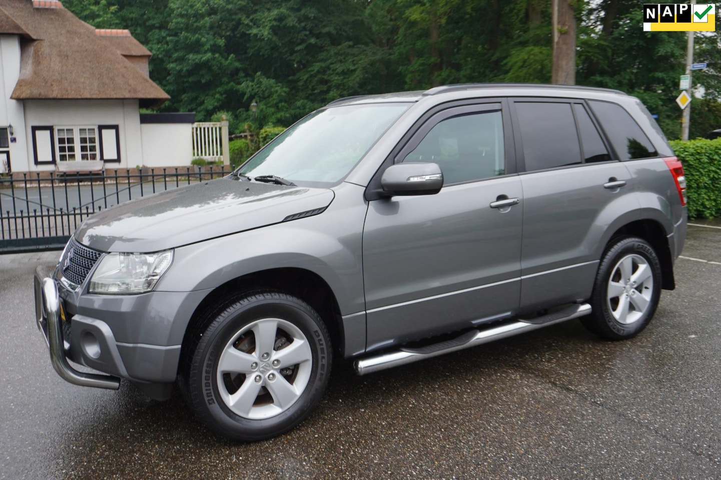 Suzuki Grand Vitara - 2.4 Exclusive Airco Trekhaak - AutoWereld.nl