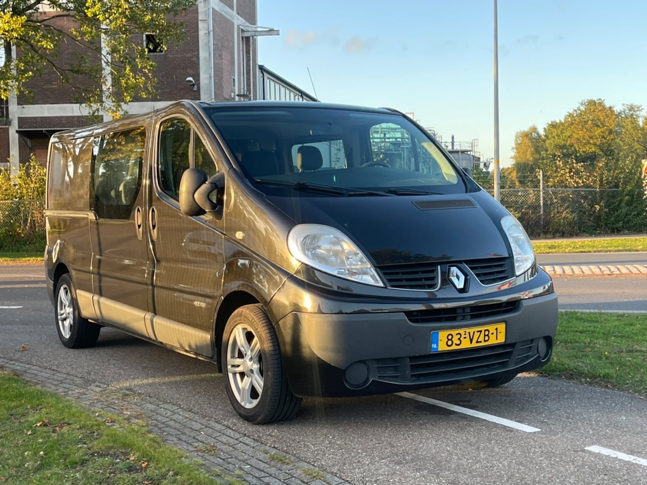Renault Trafic - 2.0 dCi T29 L2H1 Générique DC | Luxe Cabine met 3 zittingen | Marge - AutoWereld.nl
