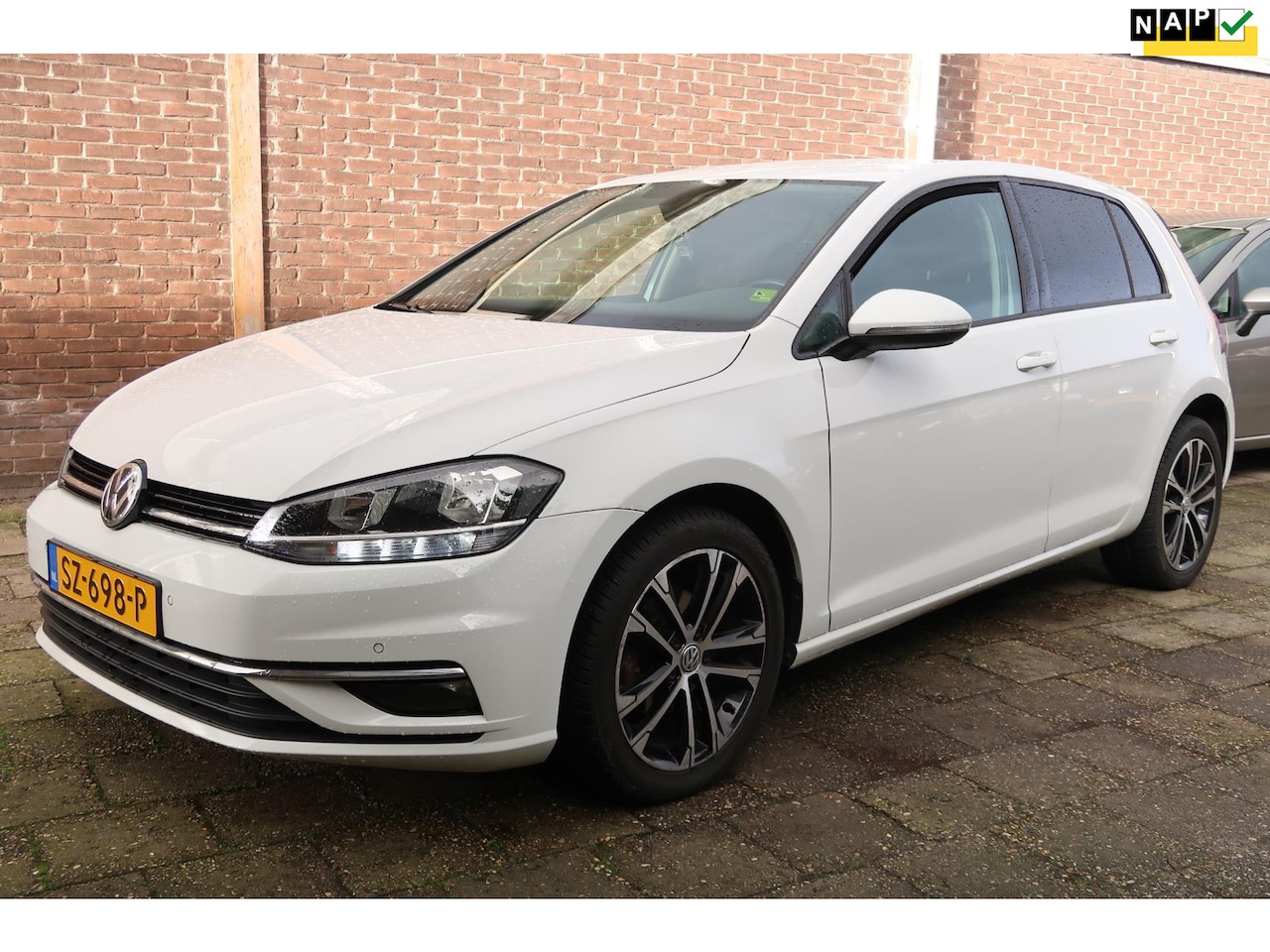 Volkswagen Golf - 1.0 TSI Comfortline 1.0 TSI Comfortline, NAVI, LED Achterlichten, LM Velgen - AutoWereld.nl