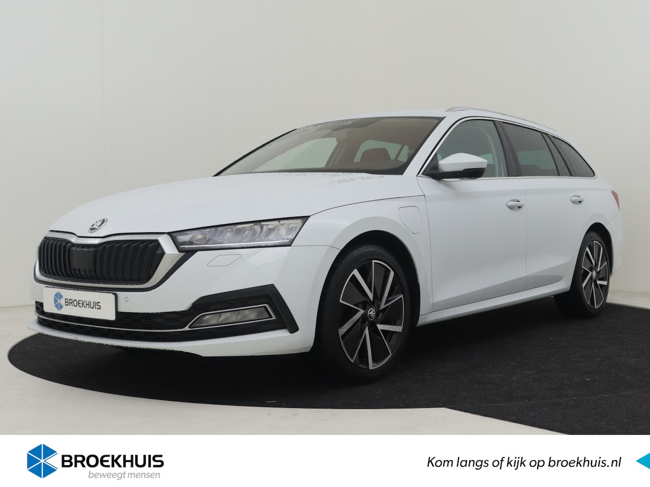 Skoda Octavia Combi - 1.4 TSI iV PHEV Business Edition Plus 204pk | Leder bekleding | Trekhaak | Stoelventilatie - AutoWereld.nl