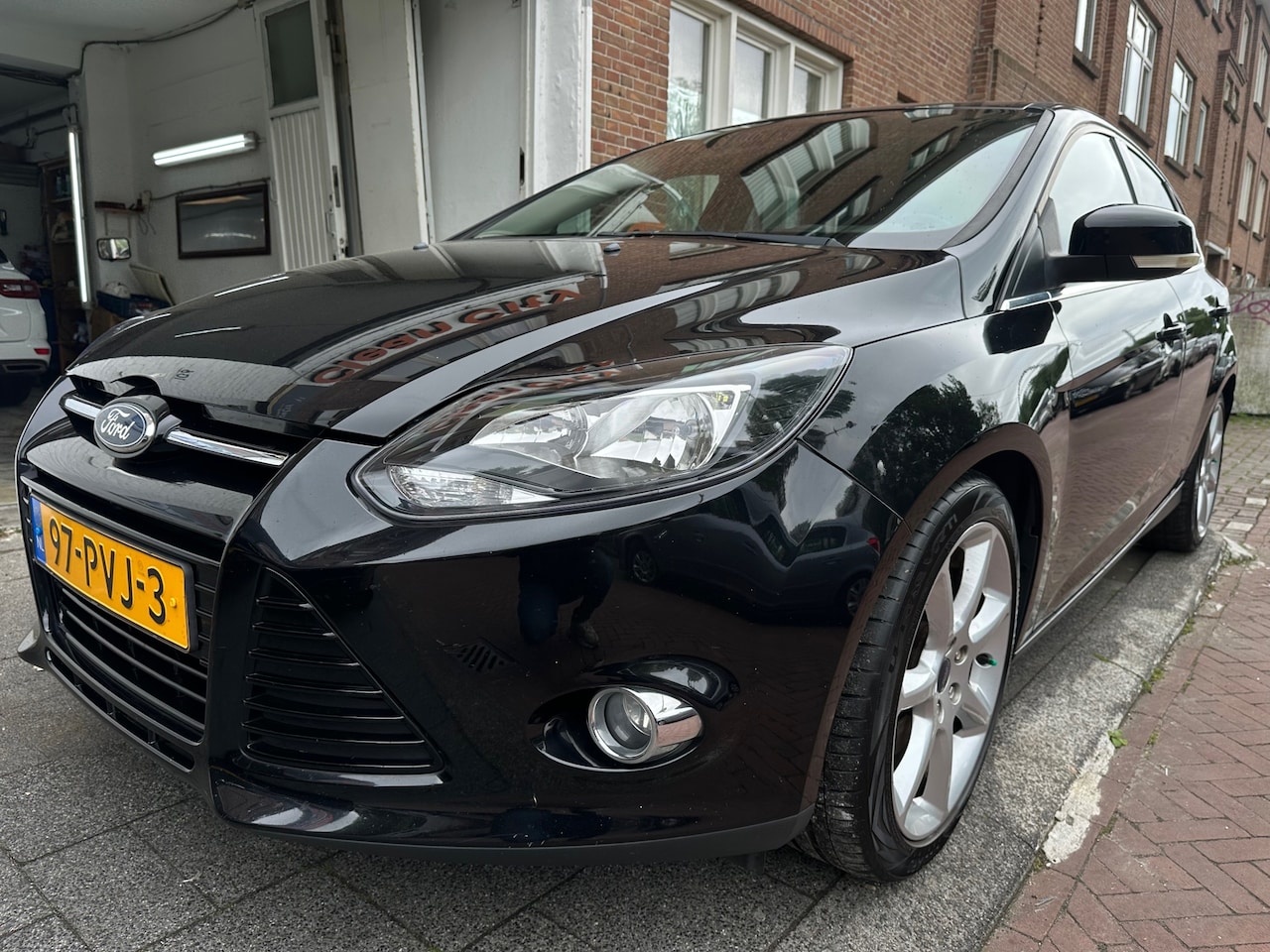 Ford Focus - 1.6 EcoBoost Titanium Halfleer 18” Velgen Cruise Clima PDC LMV Nette Auto Nieuwe Apk - AutoWereld.nl