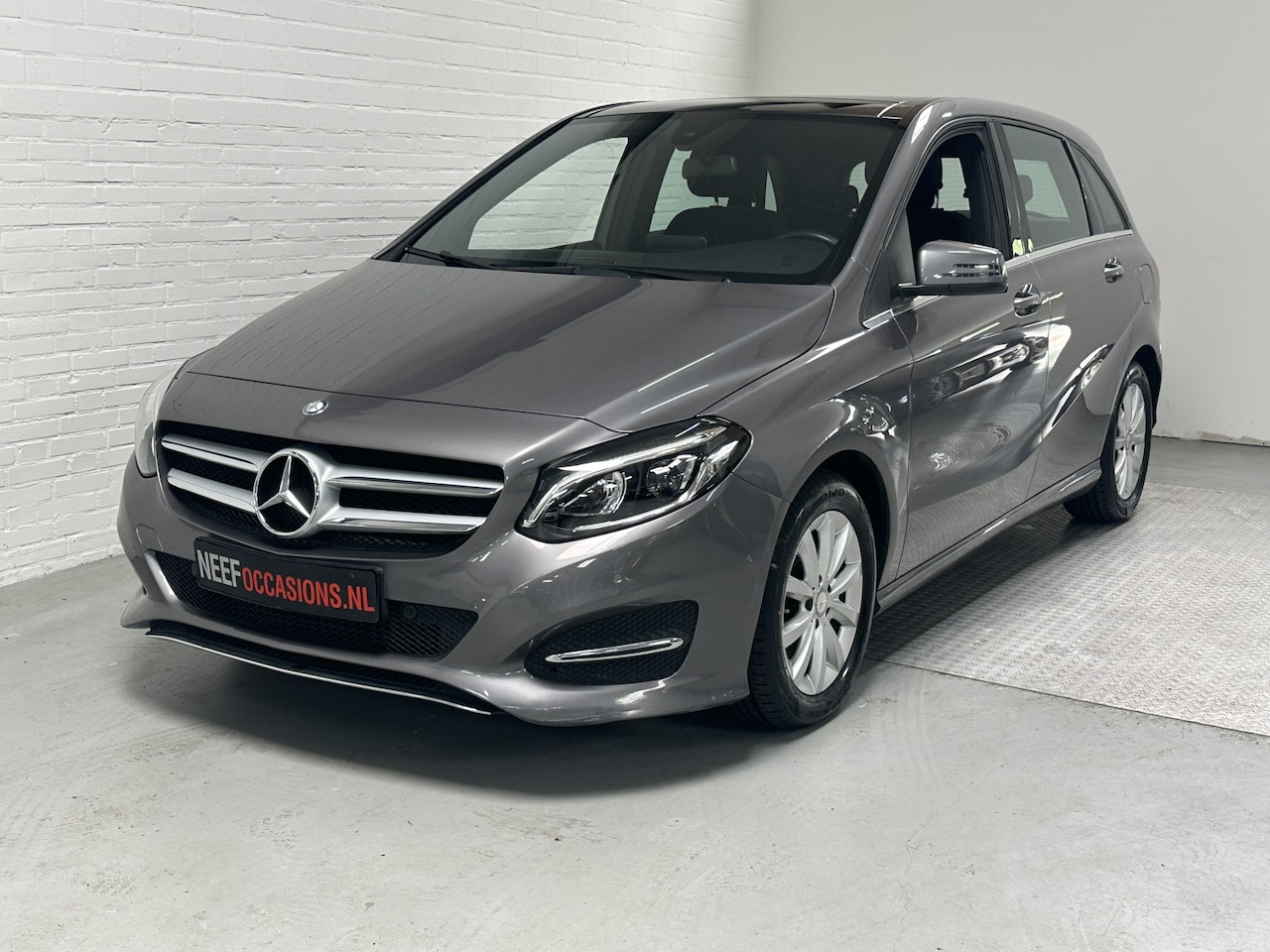 Mercedes-Benz B-klasse - 180 Prestige CLIMA /NAVI /PANO /TREKHAAK - AutoWereld.nl