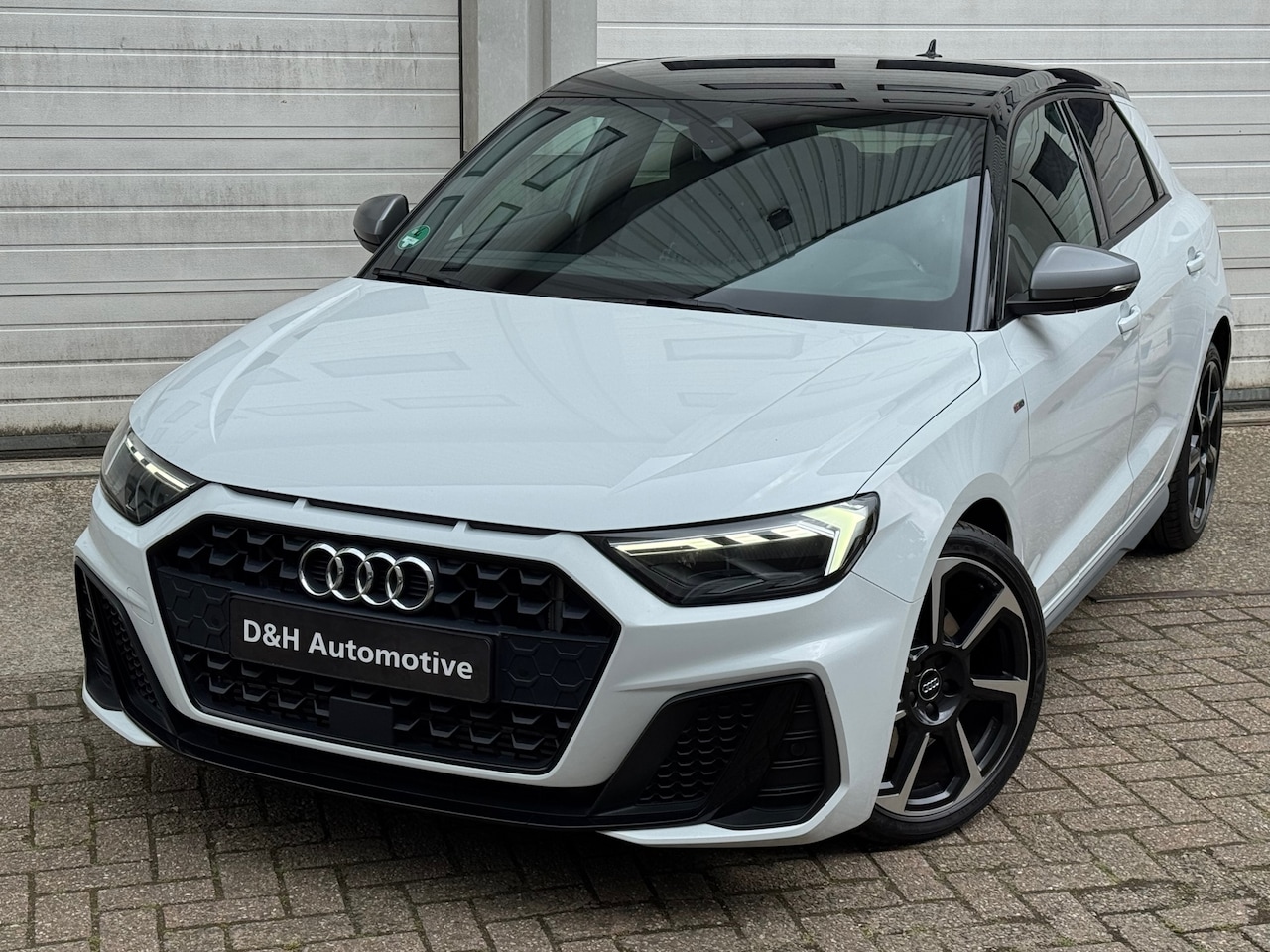 Audi A1 Sportback - 40 TFSI 200PK 2 x s line Led/Xenon/front-lane/selectmodus/keyless/navi - AutoWereld.nl