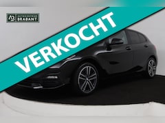 BMW 1-serie - 118i Business Edition Plus (PARKEERSENSOREN, NAVIGATIE, STOELVERWARMING, CRUISE CONTROL, N