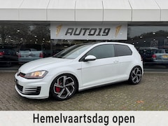 Volkswagen Golf - 2.0 TSI GTI Performance