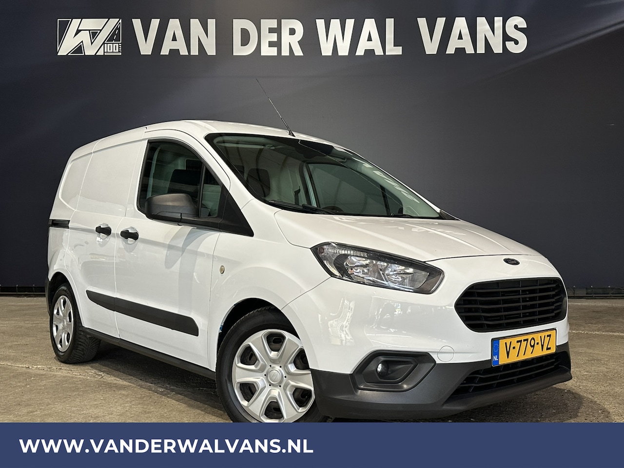 Ford Transit Courier - 1.5 TDCI L1H1 Euro6 Airco | Navigatie | Cruisecontrol | Stoelverwarming | Verwarmde Voorru - AutoWereld.nl