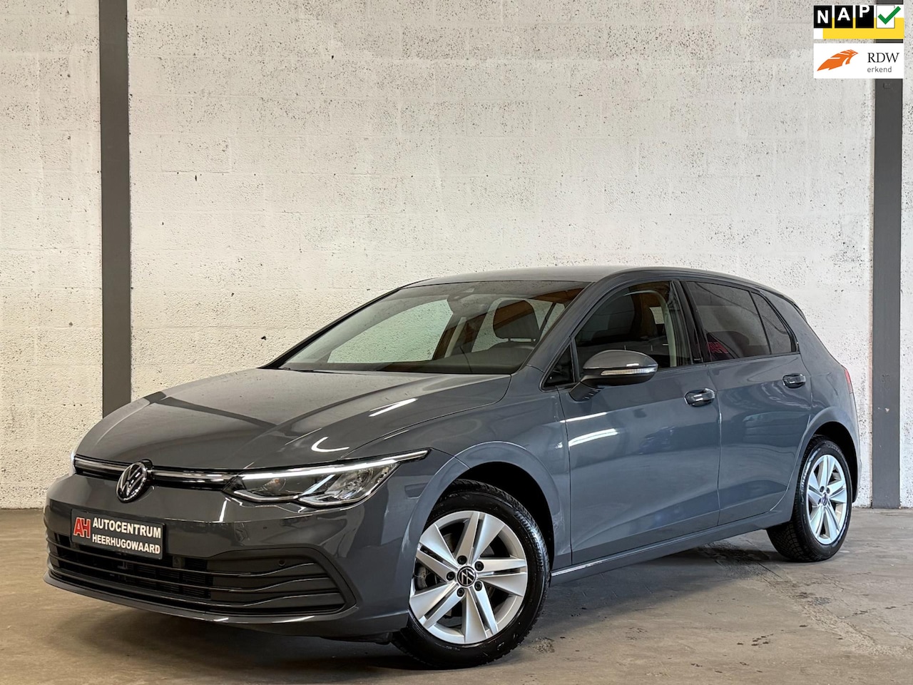 Volkswagen Golf - 1.5 TSI Navi|Virtual|Sfeer|Camera|Carplay|LED|Dealer Onderhouden !! - AutoWereld.nl