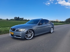 BMW 3-serie - 330i High Executive