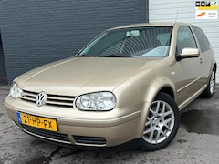 Volkswagen Golf - 2.3 V5 Highline AUTOMAAT/LEDER/STOELVERWARM/LMV