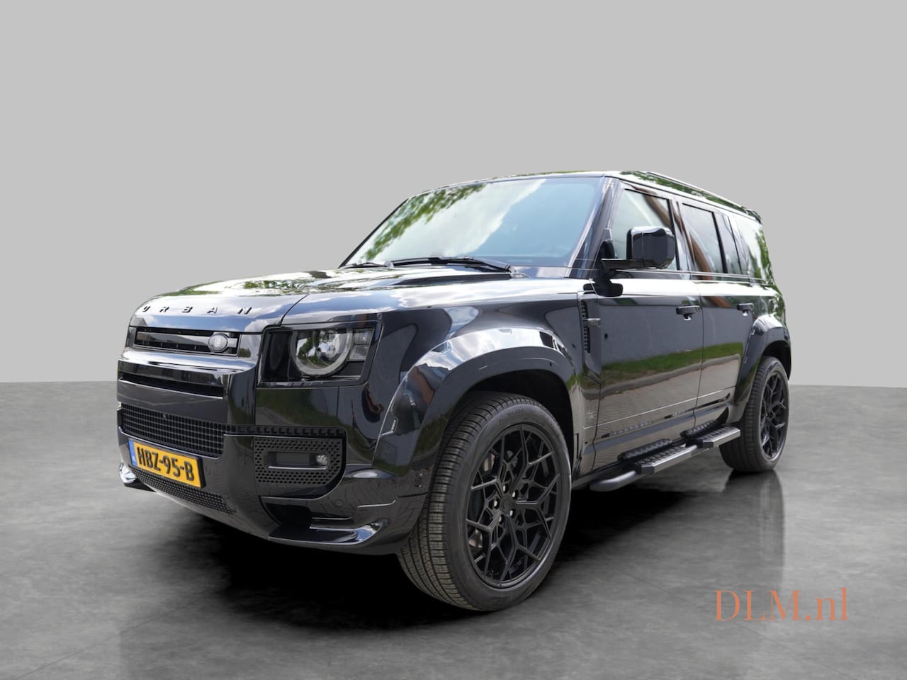 Land Rover Defender 110 - 2.0 P300e X-Dynamic Urban PHEV HSE - AutoWereld.nl